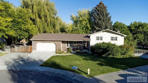 649 Brentwood Circle IDAHO FALLS ID 83402