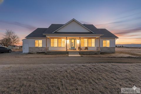 Photo of 1423 N 950 E, SHELLEY, ID 83274 (MLS # 2181544)