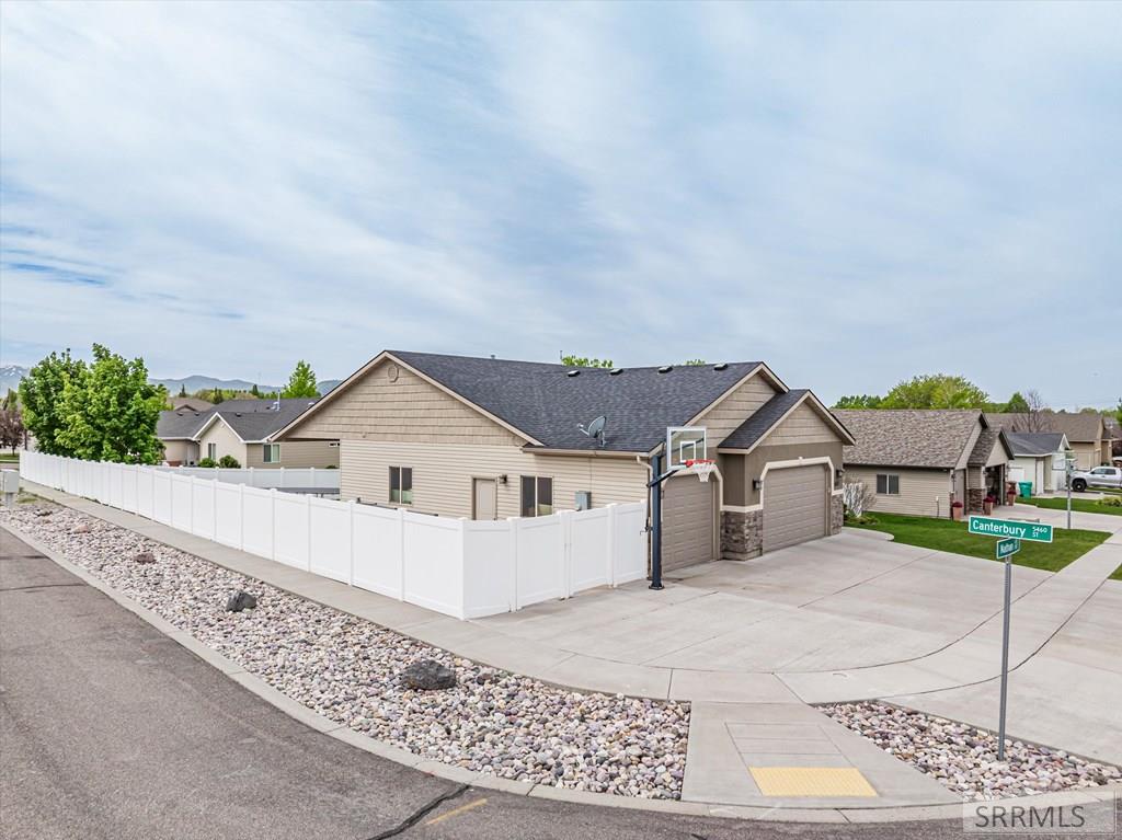 607 Nathan Lane, CHUBBUCK, Idaho image 3