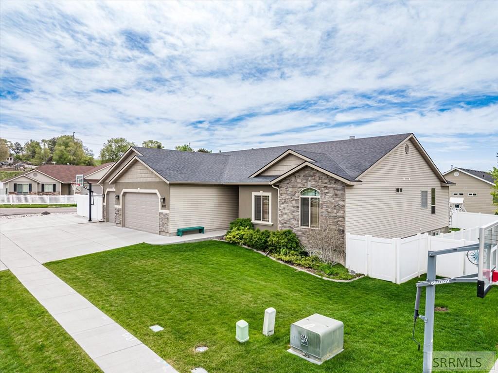 607 Nathan Lane, CHUBBUCK, Idaho image 2