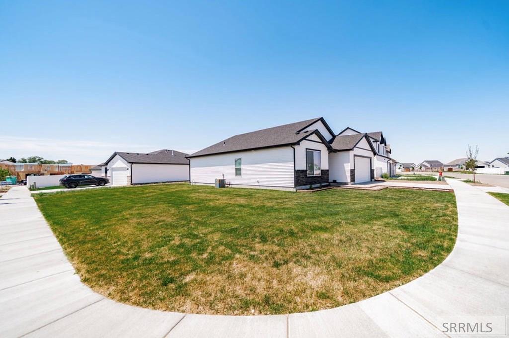 1098 Ashlyn Wy