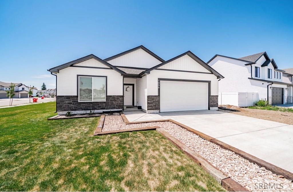 1098 Ashlyn Wy