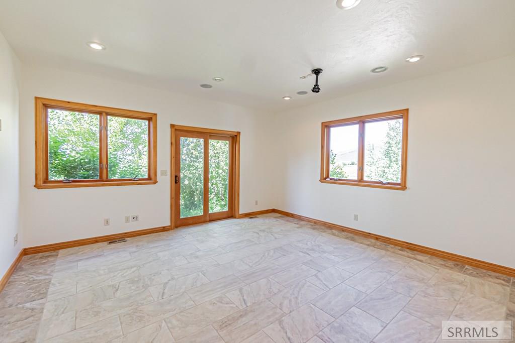 Swan Valley, Idaho 83428, United States, 4 Bedrooms Bedrooms, ,2 BathroomsBathrooms,Residential,Active,150513