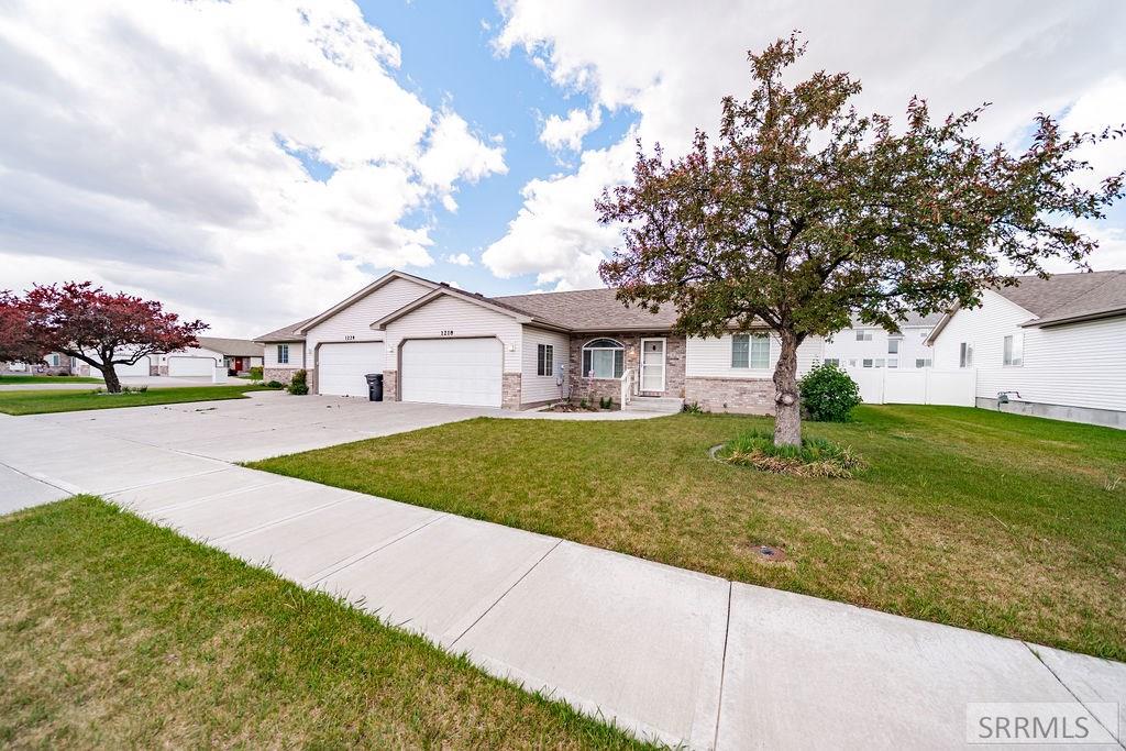 1218 Oakmeadow Circle