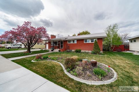 Photo of 1920 Sequoia Drive, IDAHO FALLS, ID 83404 (MLS # 2185547)