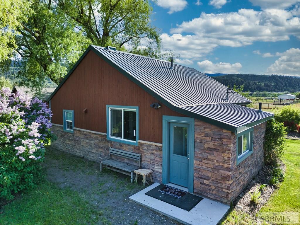 4193 Old Irwin Road