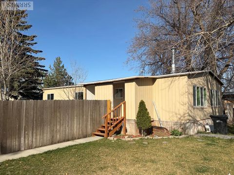 Photo of 1309 Huckleberry Circle, IDAHO FALLS, ID 83401 (MLS # 2186226)