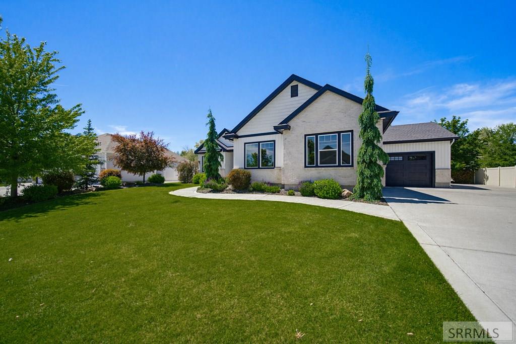 998 Grassland Drive