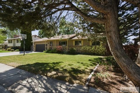 Photo of 2339 Westcliff Drive, IDAHO FALLS, ID 83402 (MLS # 2186342)