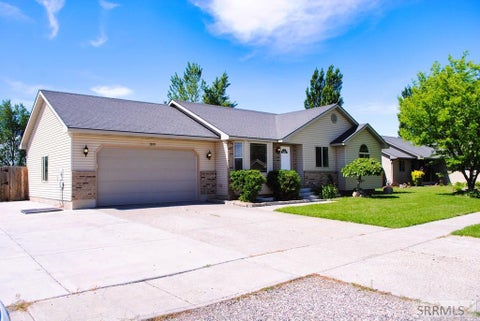 Homes For Sale - 3600 Hyrum Drive<br/> IDAHO FALLS, ID 83401