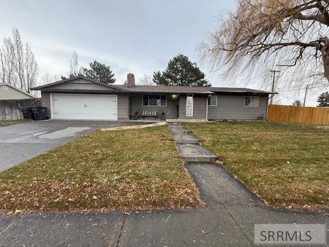 Photo of 138 Eastview Drive, IDAHO FALLS, ID 83401 (MLS # 2180933)