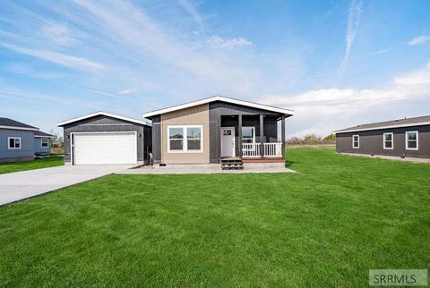 Photo of 976 Cottage Lane, BLACKFOOT, ID 83221 (MLS # 2185536)