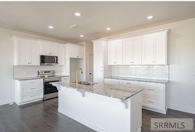 102 Stocktrail Drive