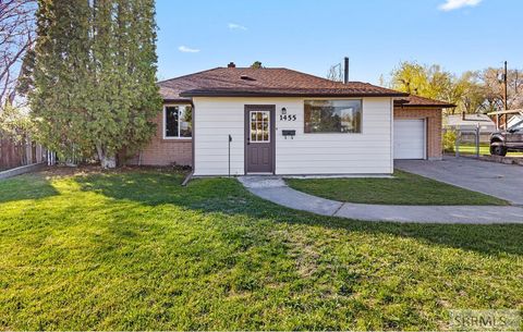 Photo of 1455 SE Bonneville Drive, IDAHO FALLS, ID 83404 (MLS # 2185789)