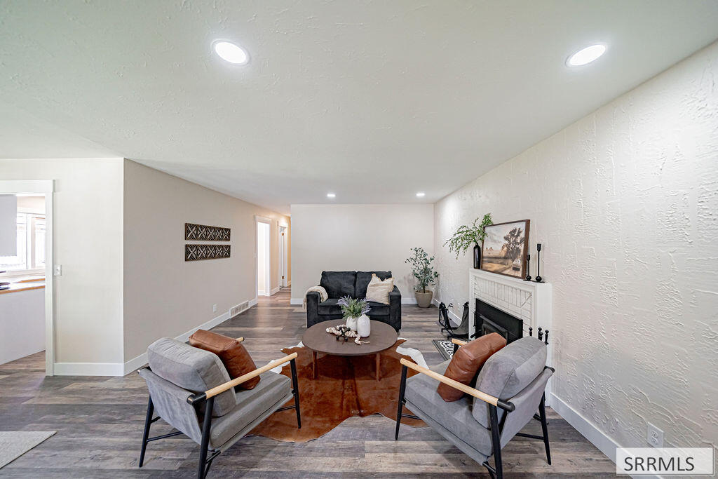 818 Maplewood Drive