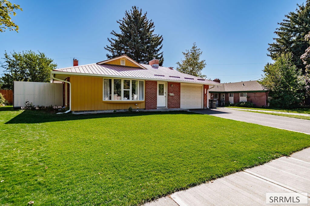 818 Maplewood Drive