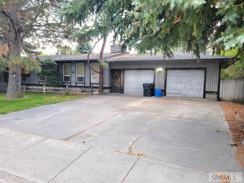 Photo of 1640 Whitney Street, IDAHO FALLS, ID 83402 (MLS # 2179913) Photo of 1640 Whitney Street, IDAHO FALLS, ID 83402 (MLS # 2179913)