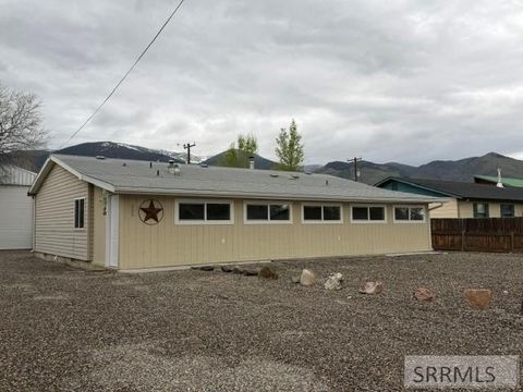 Mobile Home For Sale - 805 E Lemhi Avenue<br/> SALMON, ID 83467