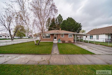 Photo of 211 E Pine Street, SHELLEY, ID 83274 (MLS # 2185675)