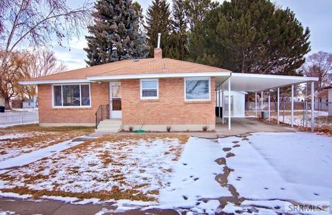 Photo of 211 E Pine Street, SHELLEY, ID 83274 (MLS # 2185675)