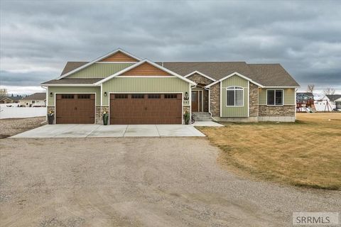 Photo of 587 W 30 S, BLACKFOOT, ID 83221 (MLS # 2181992)