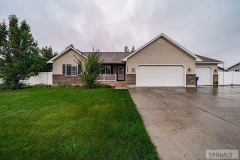 Photo of 2699 N Sienna Drive, IDAHO FALLS, ID 83401 (MLS # 2180327) Photo of 2699 N Sienna Drive, IDAHO FALLS, ID 83401 (MLS # 2180327)