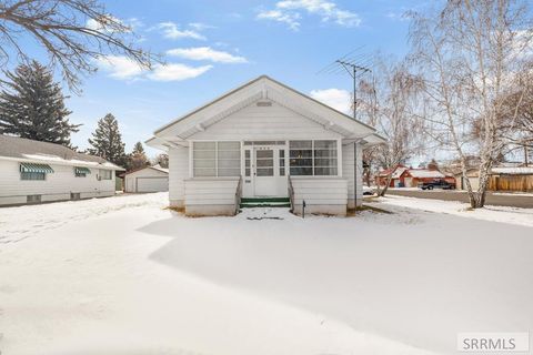 Photo of 206 E 3rd N, ST ANTHONY, ID 83445 (MLS # 2182202)