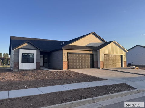 Homes For Sale - 465 East River Ln<br/> IDAHO FALLS, ID 83402