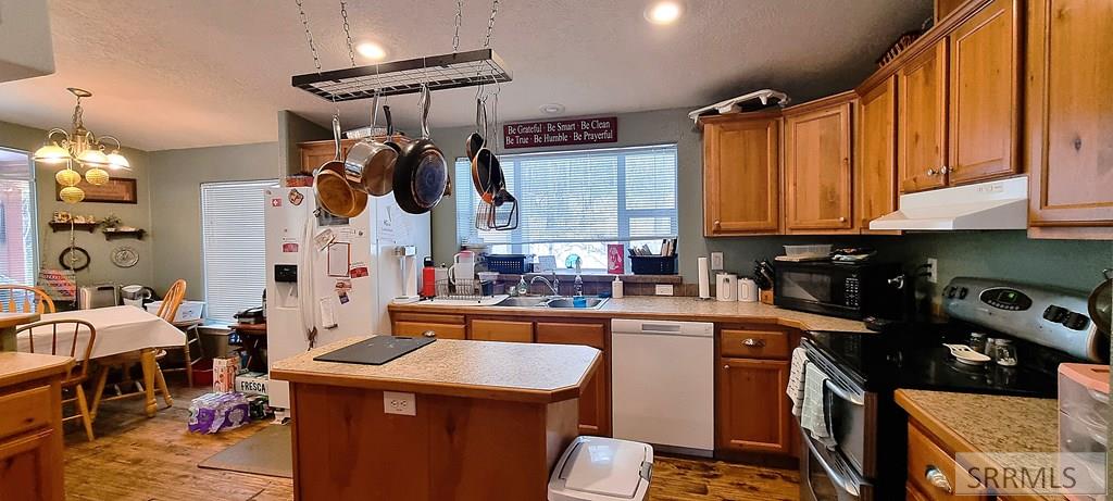 Picture for the property 2181774, 4 beds, 2 baths