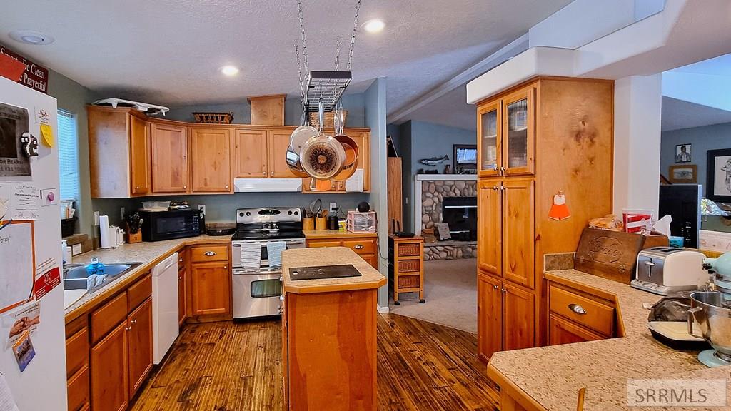 Picture for the property 2181774, 4 beds, 2 baths