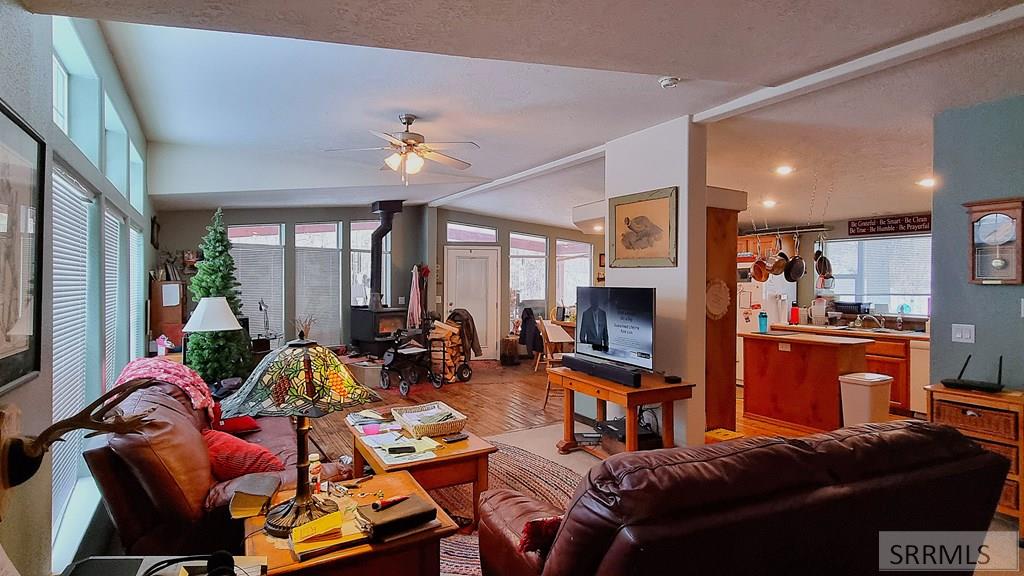 Picture for the property 2181774, 4 beds, 2 baths
