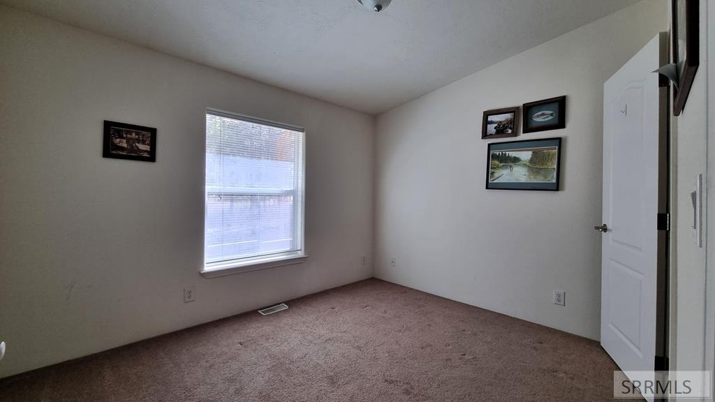 Picture for the property 2181774, 4 beds, 2 baths