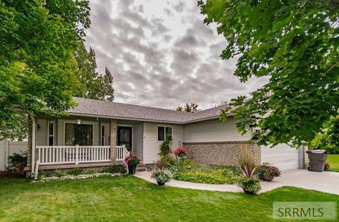 Photo of 703 Aspen Avenue, SHELLEY, ID 83274 (MLS # 2179986)