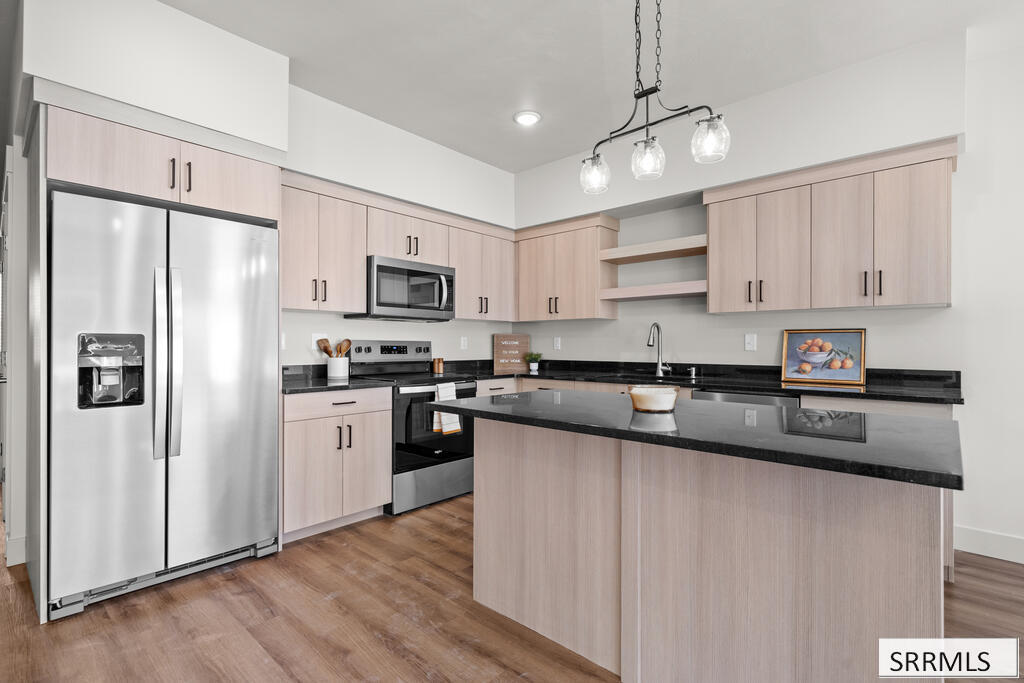 2698 Derrald Loop