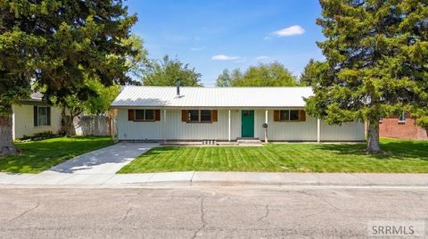 Photo of 2237 Logan Drive, IDAHO FALLS, ID 83401 (MLS # 2186579)