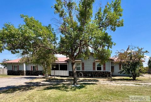 Photo of 4590 N 15 E, IDAHO FALLS, ID 83401 (MLS # 2179063) Photo of 4590 N 15 E, IDAHO FALLS, ID 83401 (MLS # 2179063)