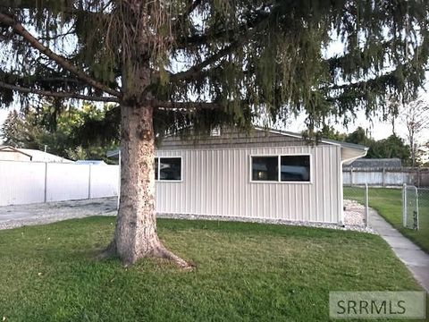 Photo of 1210 Garfield Street, IDAHO FALLS, ID 83401 (MLS # 2180156)