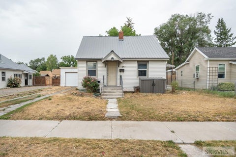 Homes For Sale - 261 E 15th Street<br/> IDAHO FALLS, ID 83404