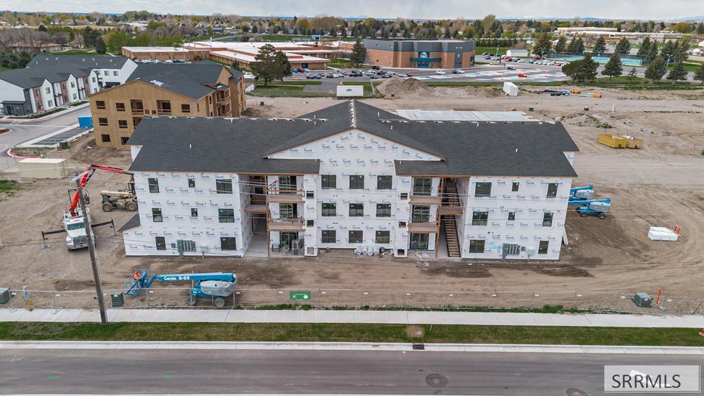 1142 Skyline Drive 202