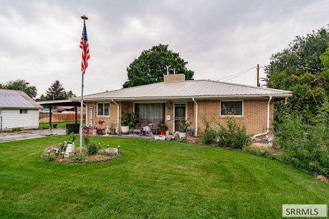 Photo of 220 S Milton Avenue, SHELLEY, ID 83274 (MLS # 2188896)