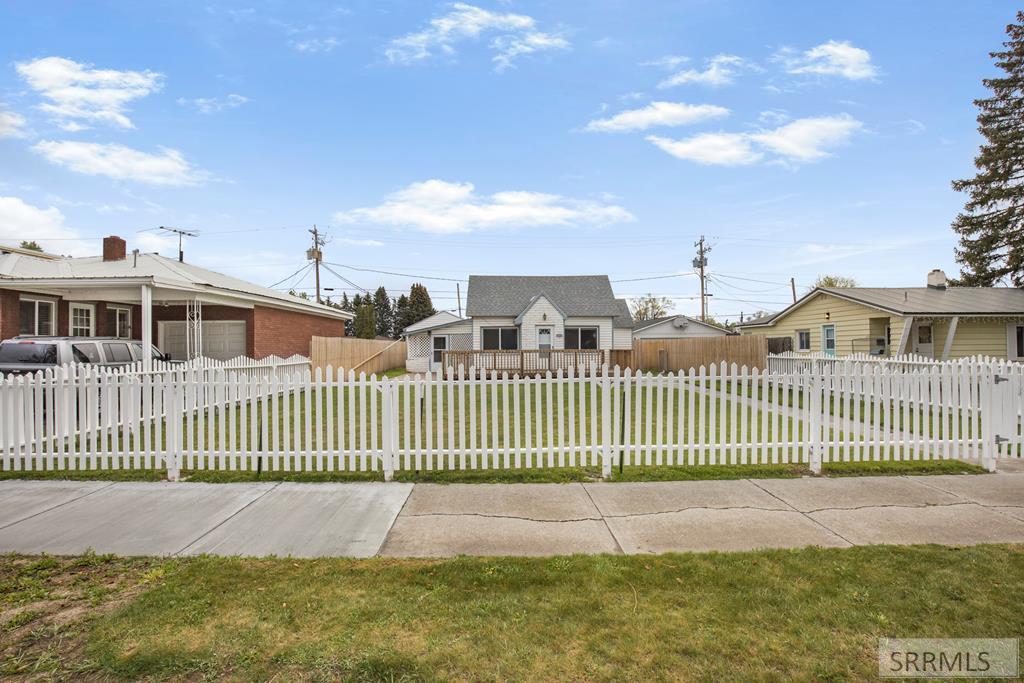 522 Gladstone Street