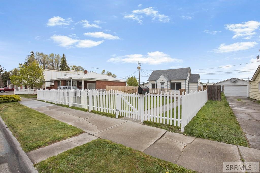 522 Gladstone Street