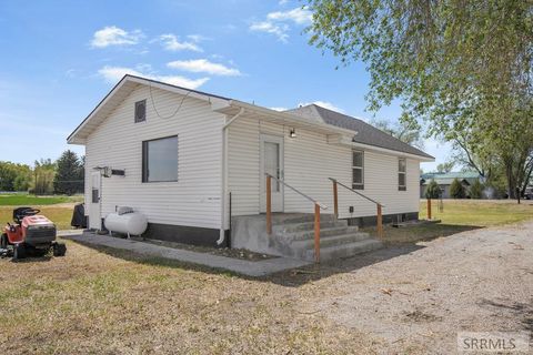 Photo of 344 W 350 N, BLACKFOOT, ID 83221 (MLS # 2186500)