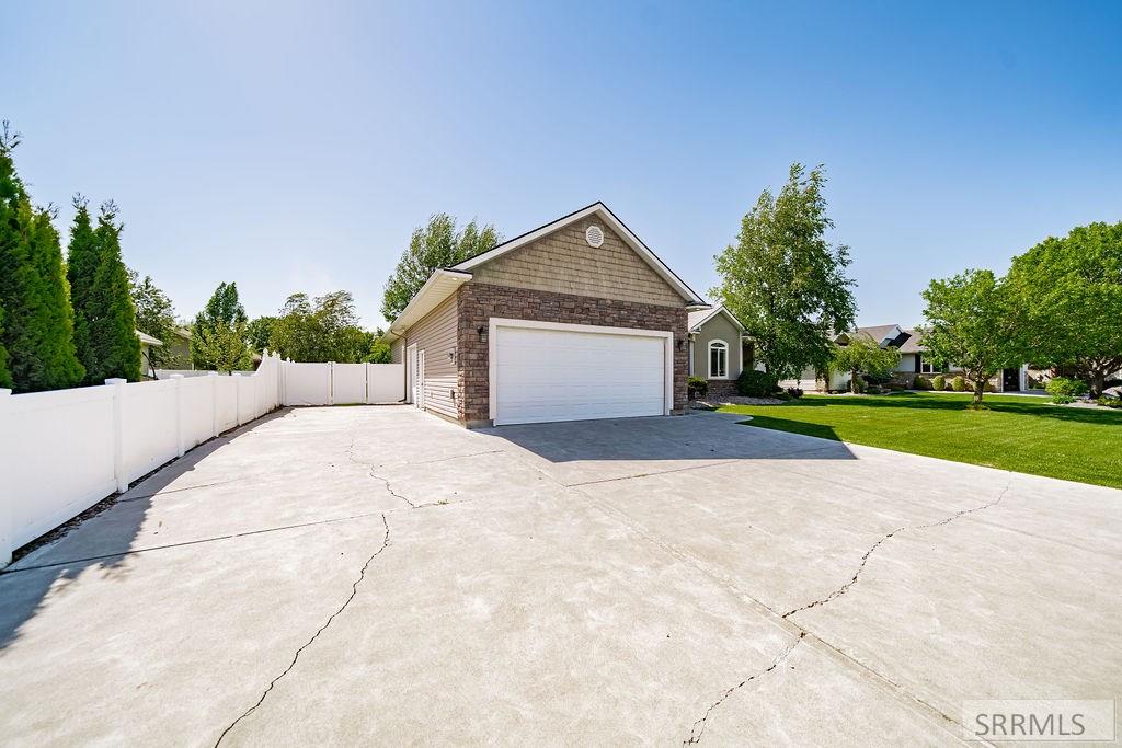 3910 Colts Glen Lane