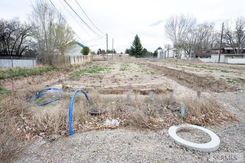 330 Fanning Avenue IDAHO FALLS ID 83401