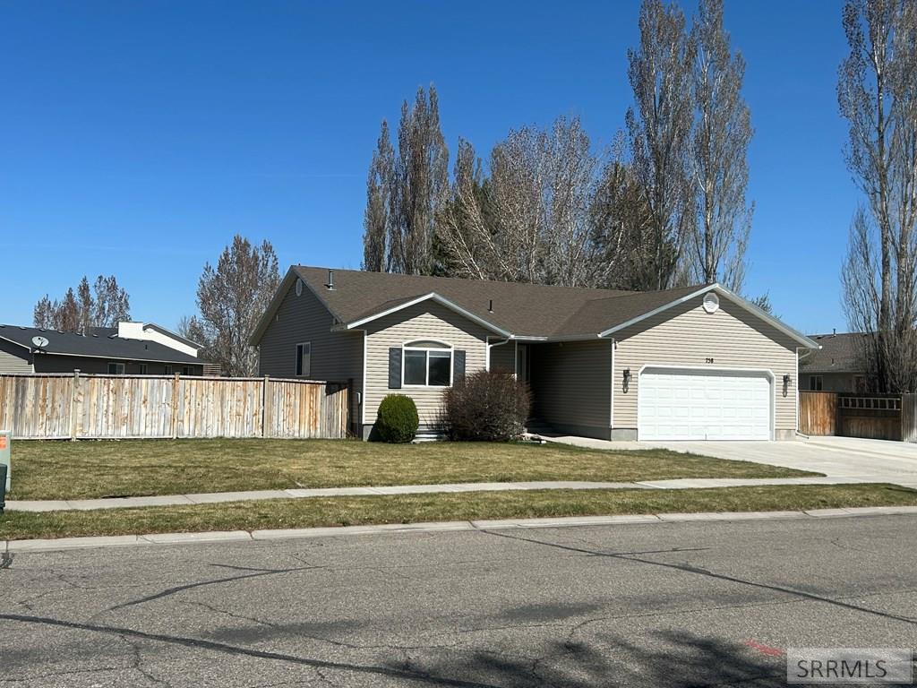 758 Engleman St, REXBURG, Idaho image 3