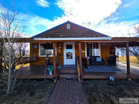 Homes For Sale - 401 S 3rd Street<br/> LEADORE, ID 83464