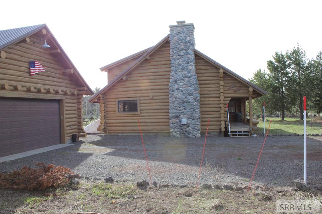 3753 Robbins Circle, ISLAND PARK, Idaho image 2