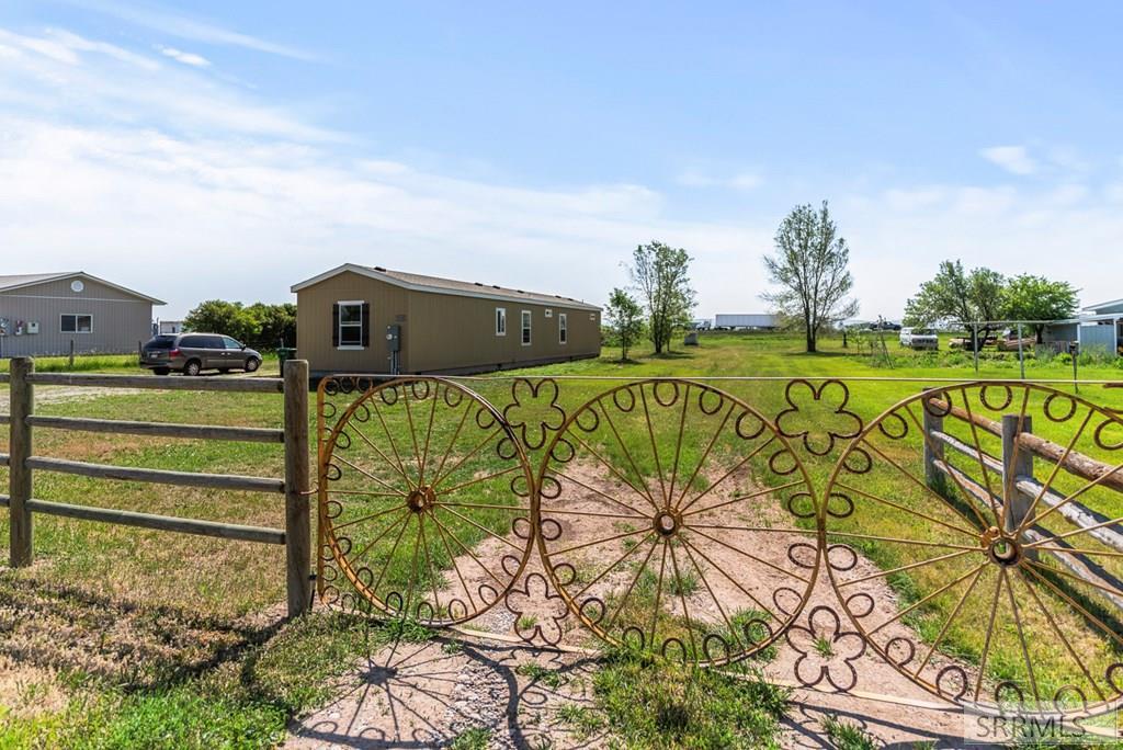 9150 N Cottonwood Drive, IDAHO FALLS, Idaho image 1