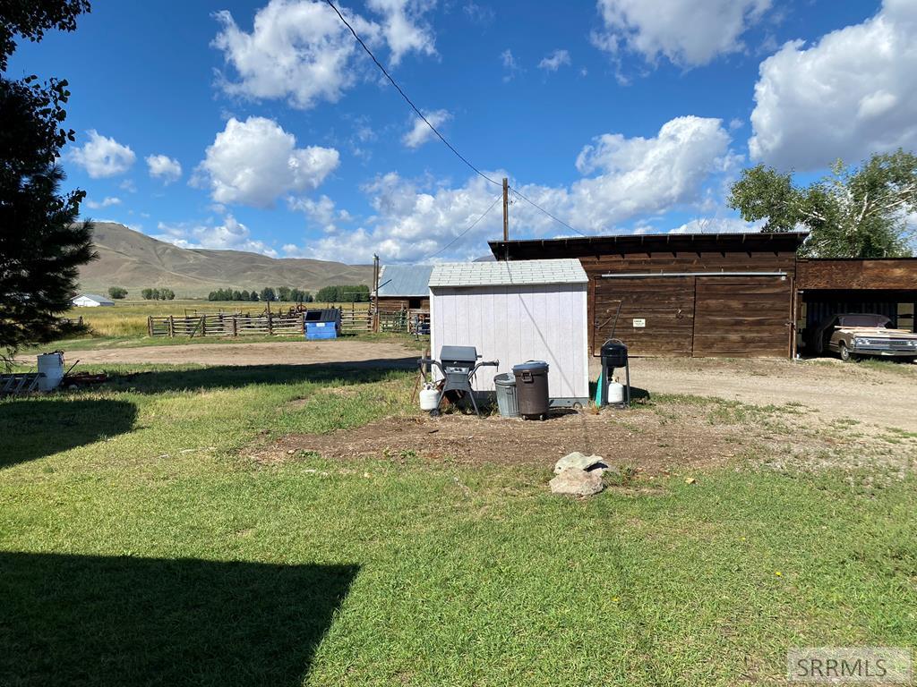 2651 Challis Creek Road, CHALLIS, Idaho image 32